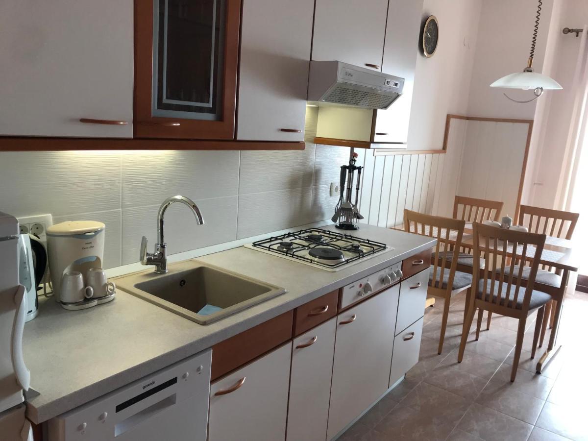 Villa Suzy-Apartments Suzana Lovran Buitenkant foto