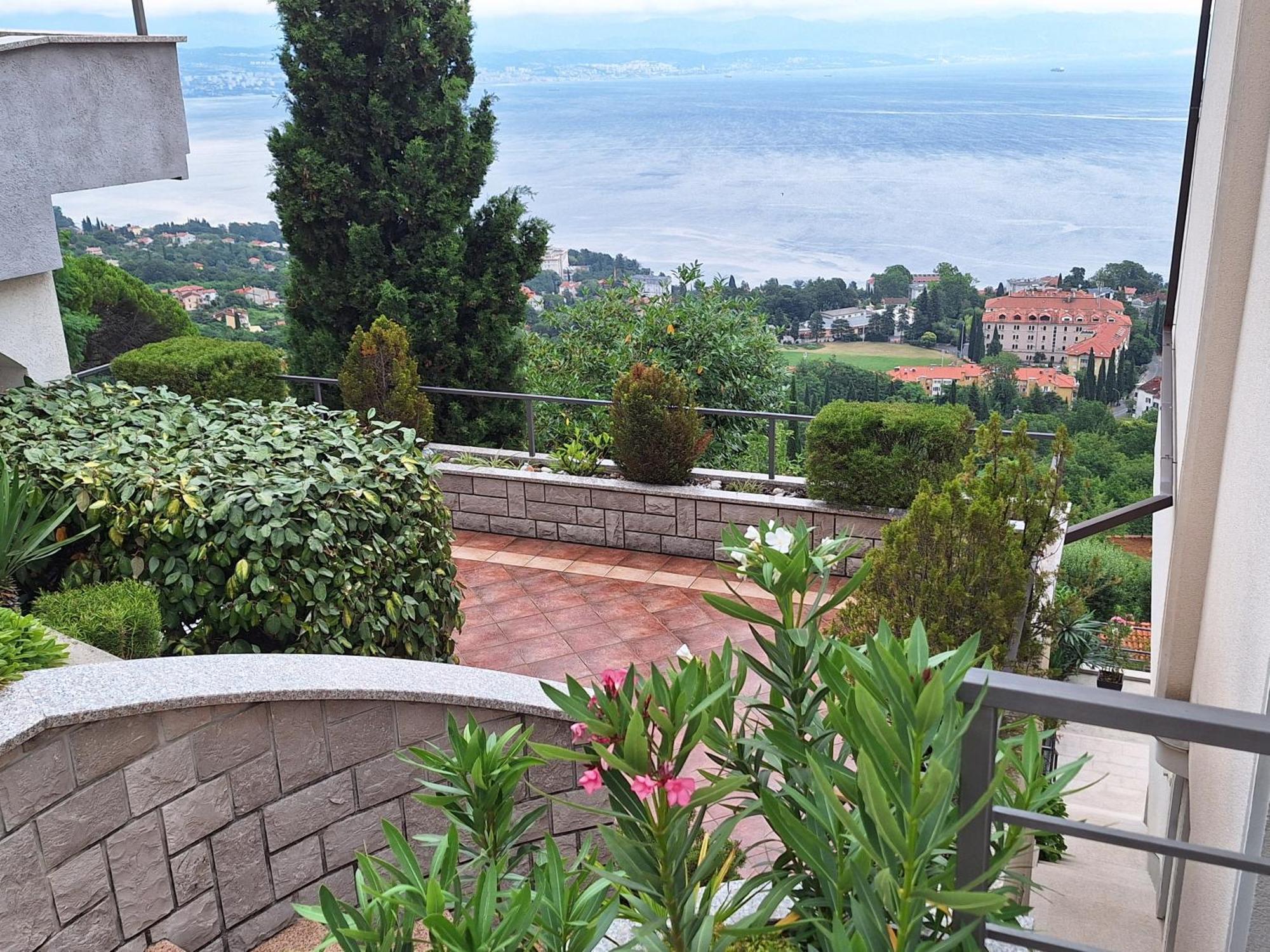 Villa Suzy-Apartments Suzana Lovran Buitenkant foto