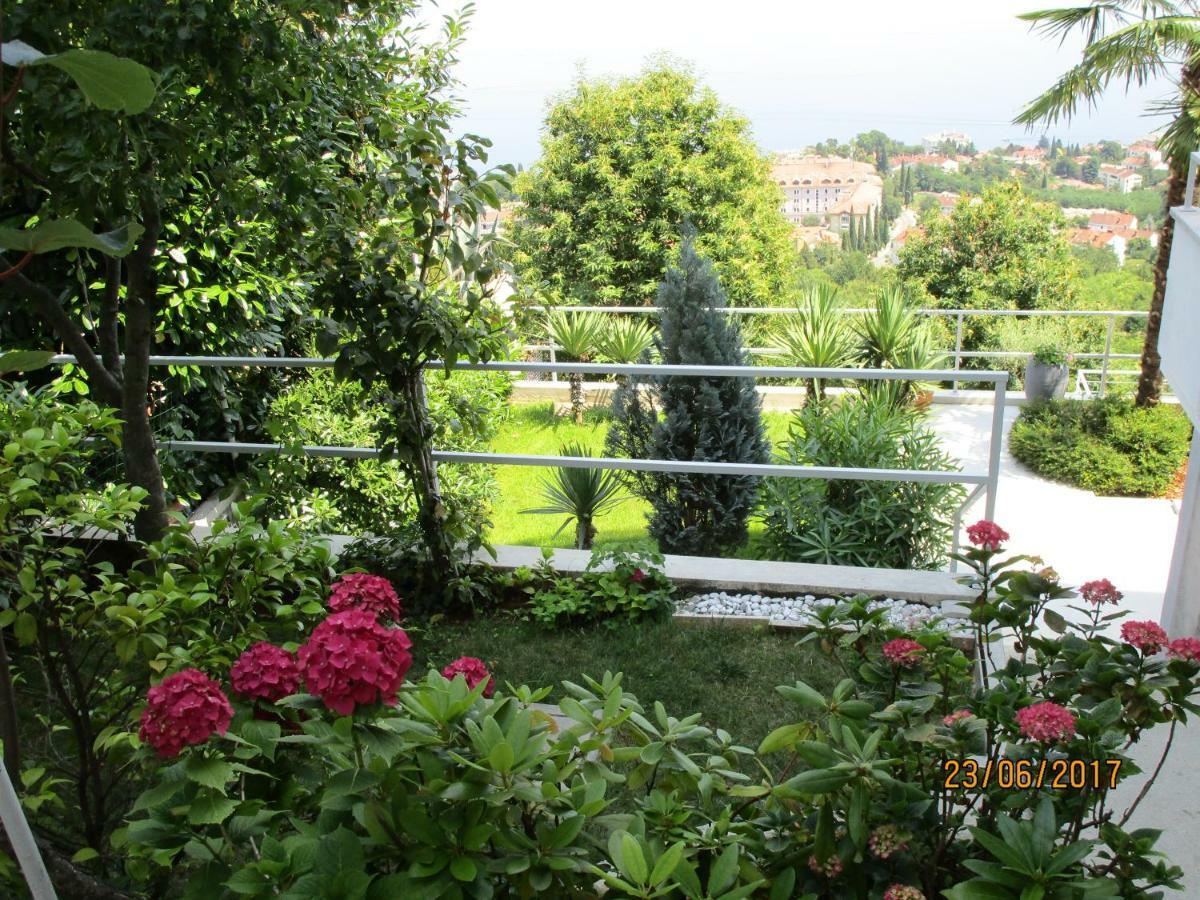 Villa Suzy-Apartments Suzana Lovran Buitenkant foto