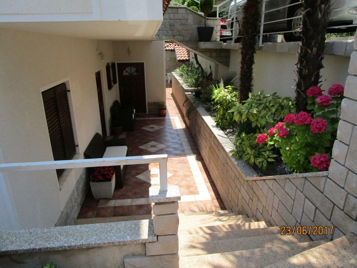 Villa Suzy-Apartments Suzana Lovran Buitenkant foto